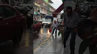 Escasez de agua potable obliga a vecinos de Xalapa a recurrir a agua de lluvia [upl. by Enomrej]