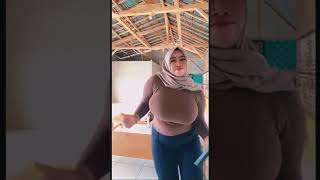 bunda enung asyik karaoke body hijab gemoy [upl. by Ayo]