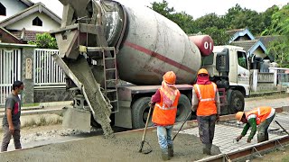 Ready mix cement concrete mixer truck pouring concrete HINO 500 [upl. by Las]