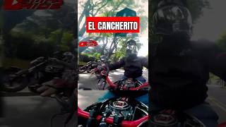 EL CANCHERITO APLICANDOLA EMARIDE MOTOVLOG observacionesdiarias BIKER COLGANDO stunt [upl. by Kit731]