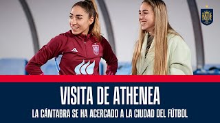 Athenea visita a la Selección en Las Rozas tras su operación de clavícula  🔴 SEFUTBOL [upl. by Carrick41]