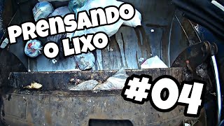 Lixo no cocho sendo prensado  04 [upl. by Dnilazor]