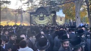 Hachnosas Sefer Torah To The New Viznitz Yeshiva In Monsey [upl. by Ilrahs]