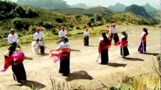 Caraway Ñucanchi Yarina Otavalo´s Indian Tribe Dance Otavalo Indianer Tanz Otavalo [upl. by Rudolf]