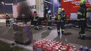 Brand mit Gefahrstoff Drei Feuerwehren auf Innkreisautobahn bei Kematen am Innbach im Einsatz [upl. by Tempest838]