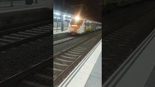 Doble civia 465 pasando por Cunit sin parada train railfans [upl. by Jocelyn760]