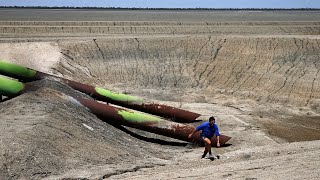 Australias largest cotton producer denies withholding water [upl. by Gensler]