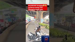 Lewat jalur busway mau giliran mau ditilang gak mau  funnyvideo busway [upl. by Ingar]