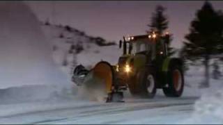 Claas Traktoren im Winterdienst [upl. by Htebasyle350]