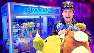 How I Made a Profit at The Dave amp Busters Claw Machine [upl. by Tjaden]