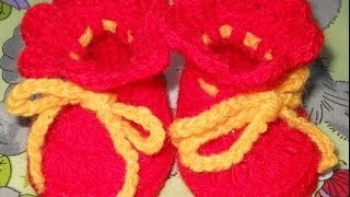 Пинетки крючком Кнопки  1 часть  Crochet babys bootees  вязание подошвы [upl. by Nolra]