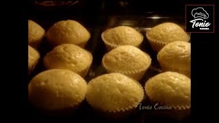 Magdalenas caseras con yogur en 12 minutos  Receta de la abuela  Tonio Cocina 8 [upl. by Ennaj]