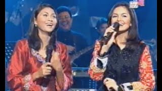 Siti Nurhaliza amp Siti Nordiana  Ikhlas Tapi Jauh Konsert Pancawarna 1999 [upl. by Mandi]