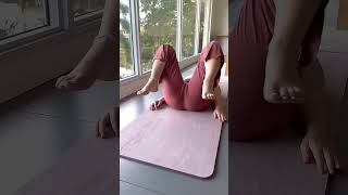 Flipping 😱my dog 🤸‍♀️ yoga downwarddog threeleggeddog bridge balanceshortstrending [upl. by Heigl]