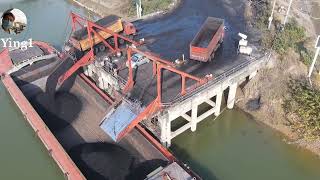 Barges Loading and unloading 8000 tons of coal barges without conveyors [upl. by Alfy]