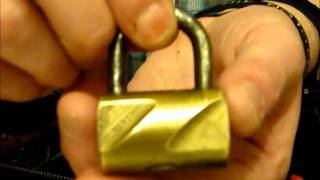 Single Pin Picking An Antique WR BRAND Padlock uklocksportcouk [upl. by Anatnahs]