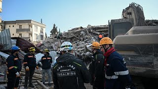 Deutsche Bestattungsexperten identifizieren Tote im türkischen Erdbebengebiet  AFP [upl. by Harilda]