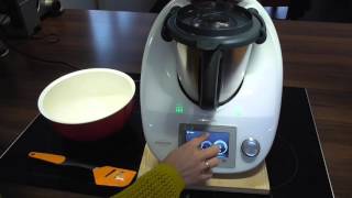 Vorwerk Thermomix® TM5  Manus Lieblings Hefezopf [upl. by Delilah]