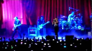 Avril Lavigne  What The hell Live in Paris Le Zénith 2011 [upl. by Ada]