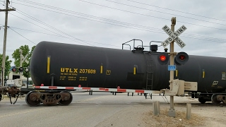 Fruitridge Road Railroad Crossing UP 791 YSR62r Local Forward and Reverse Switching Sacramento CA [upl. by Hagerman]