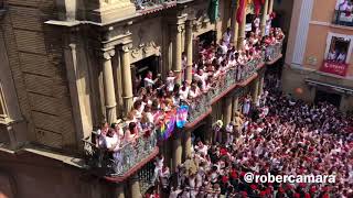 Chupinazo 2018 Salen los gaiteros San Fermín [upl. by Chang276]