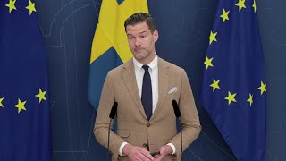 Pressträff med bistånds och utrikeshandelsminister Johan Forssell [upl. by Annahsat830]