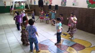 FESTA JUNINA Dança educação infantil [upl. by Fornof]