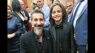 Kid sings System of a Downs Lonely Day for Serj Tankian in Armenia 2019 [upl. by Yetac]