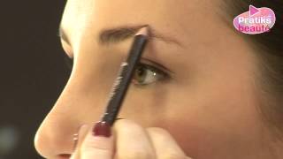 Maquillage  Comment redessiner la ligne de ses sourcils [upl. by Hcone]