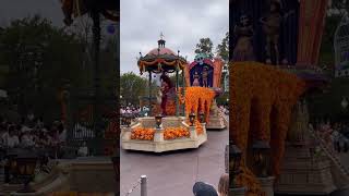 DisneylandParades 다같이 즐거운 함께 즐겼던 퍼레이드 [upl. by Eekorehc]