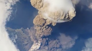 Sun disappeared and day turned to darkness as a volcano erupted in Indonesia [upl. by Schwartz]