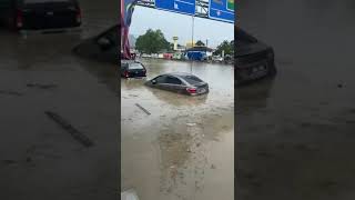 Banjir kilat di mrr2 zoo negara Kuala Lumpur [upl. by Eniruam]