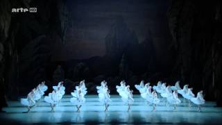 La Bayadère  Le Royaume des Ombres  1ère partie [upl. by Gent]