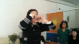 Ayarkhaans Saidyko Fedorova is playing khomus mouth harp in Yakutsk Russia [upl. by Tisbee]