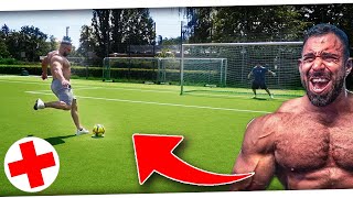 Bodybuilder REIßT sich MUSKEL Epische Fußball Challenge vs KEVIN WOLTER  STOFFTIERE [upl. by Colman584]