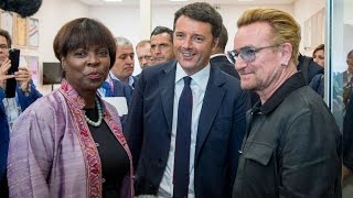 Bono pede solidariedade com sírios e fim da fome [upl. by Kamila855]