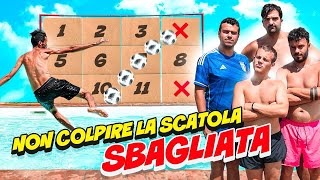 ⚽ NON COLPIRE la SCATOLA SBAGLIATA in PISCINA FOOTBALL CHALLENGE w ELITES [upl. by Notnil332]