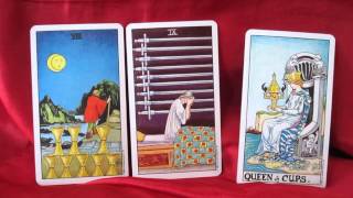 How to Read Tarot Cards Connecting the Cards [upl. by Yasdnyl]