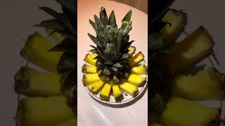 How to cut a Pineapple  Ananas nasıl soyulur Ananasın kəsilməsi  Ananas təmizlənməsi [upl. by Hannavas]