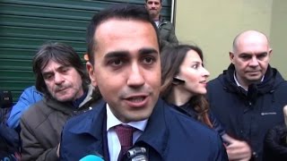 Referendum Di Maio pronto a confronto con Renzi ma lui scappa [upl. by Judy]