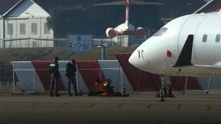 Malpensa attivisti per il clima protestano contro i jet privati lintervento della polizia [upl. by Albertson447]