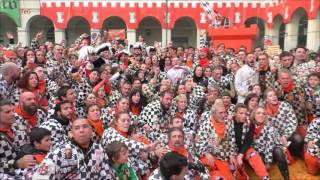 Mugnaia e Scacchi aranceri  foto di gruppo  Carnevale Ivrea 2017 [upl. by Mae85]