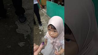 Sofia ikut mama nyoblos ke TPS [upl. by Nobile]