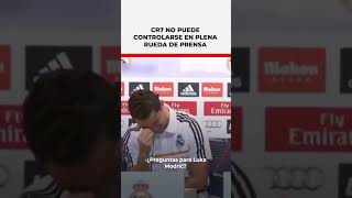 Ataque de risa de Cristiano Ronaldo en plena rueda de prensa  Cracks [upl. by Ayotyal]