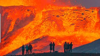 HUGE LAVA FLOWS LEAVE PEOPLE IN AWEMOST AWESOME VIEW ON EARTHIceland Volcano Throwback May31 2021 [upl. by Walden]