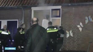 Enorme paniek bij woningbrand Hoogeveen Die man moet eruit  RTL NIEUWS [upl. by Tripp]