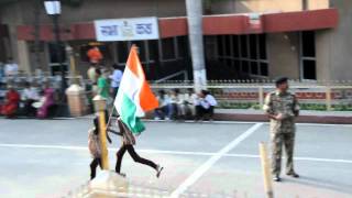 2011 India  Frontera con Pakistan Amritsar  Wagah Attari border [upl. by Esmaria]