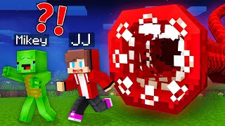 Mikey and JJ Found The Longest Scary Blood Worm in Minecraft  Maizen [upl. by Aleb165]