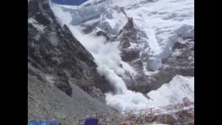 spectacular avalanche on Everest  Chomolungma [upl. by Lisandra]