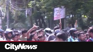 Bangladesh cracks down on student protests [upl. by Lemrej]